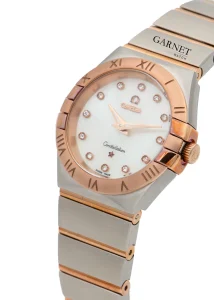 ساعت امگا زنانه کانسلیشن دورنگ رزگلد صفحه صدف عدد نگین Omega Constellation